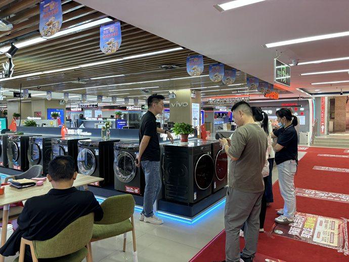 活力四射！鄭州消費品“以舊換新”邂逅“十一”假期，家電銷售火熱